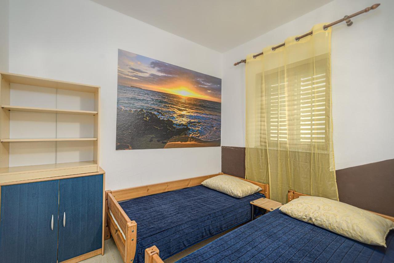 Studio Holiday Adriatic Pag Town Exterior photo