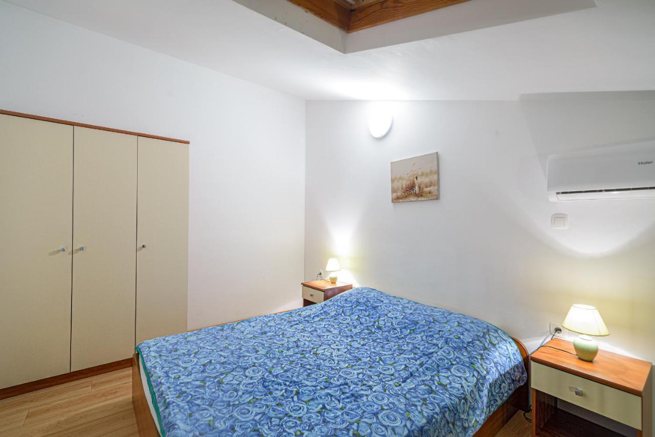 Studio Holiday Adriatic Pag Town Exterior photo