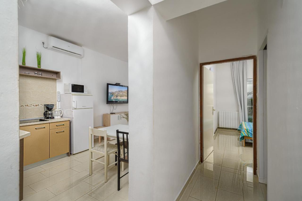 Studio Holiday Adriatic Pag Town Exterior photo
