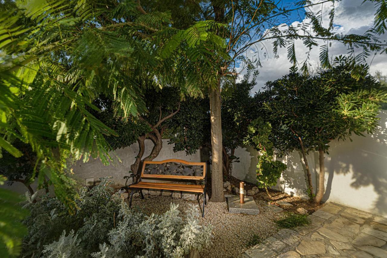 Studio Holiday Adriatic Pag Town Exterior photo